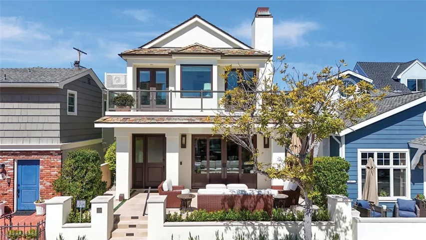 129 Topaz Avenue, Newport Beach, California 92662