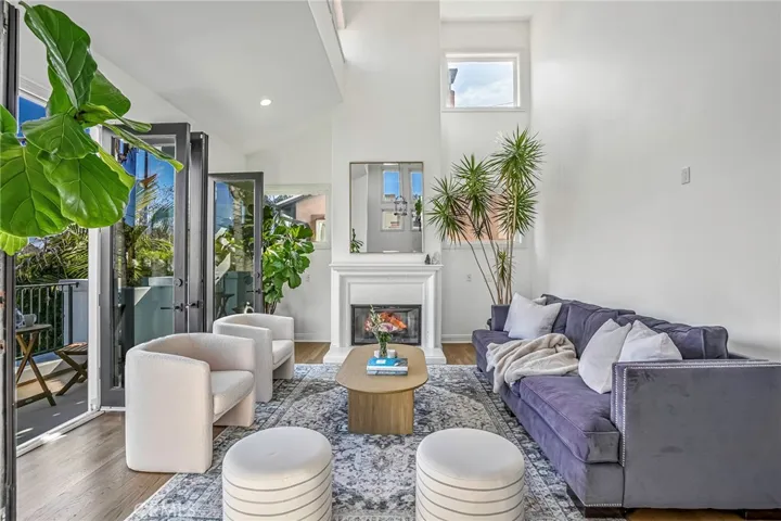 2509 N Poinsettia Avenue, Manhattan Beach, California 90266
