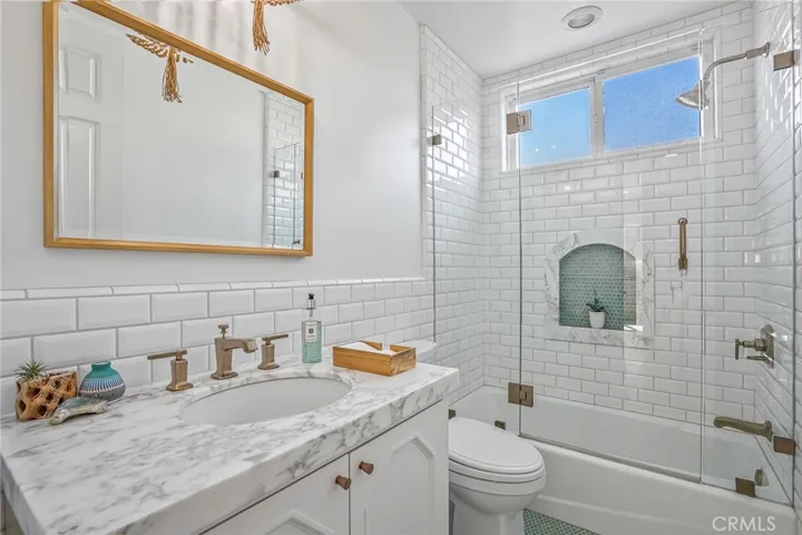2509 N Poinsettia Avenue, Manhattan Beach, California 90266