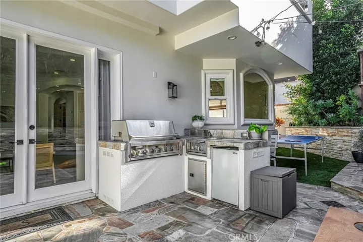 2509 N Poinsettia Avenue, Manhattan Beach, California 90266