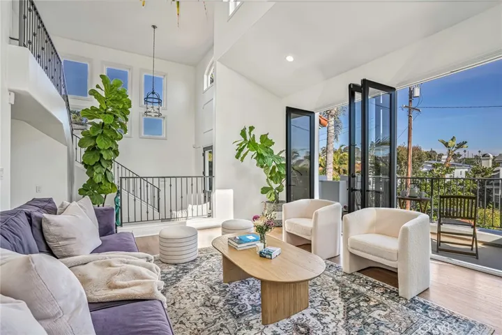 2509 N Poinsettia Avenue, Manhattan Beach, California 90266