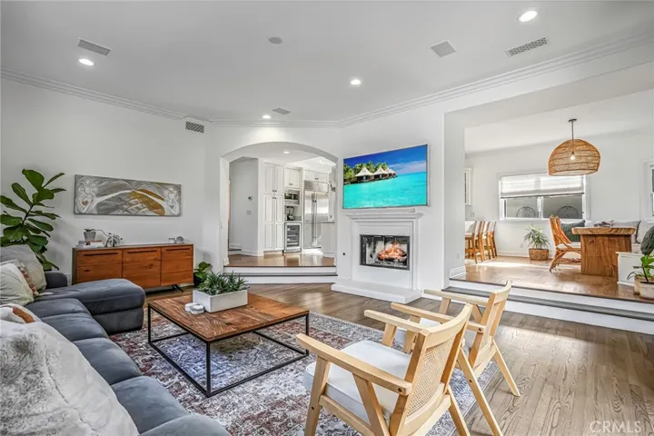 2509 N Poinsettia Avenue, Manhattan Beach, California 90266