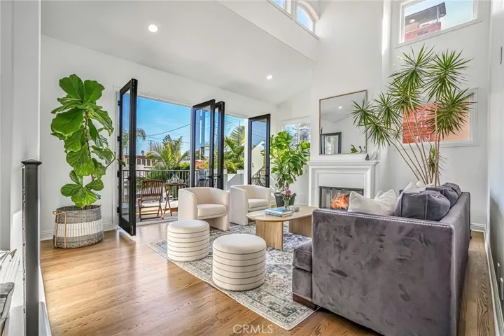 2509 N Poinsettia Avenue, Manhattan Beach, California 90266