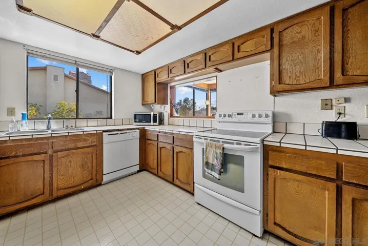 3878 La Jolla Village Dr, La Jolla, California 92037