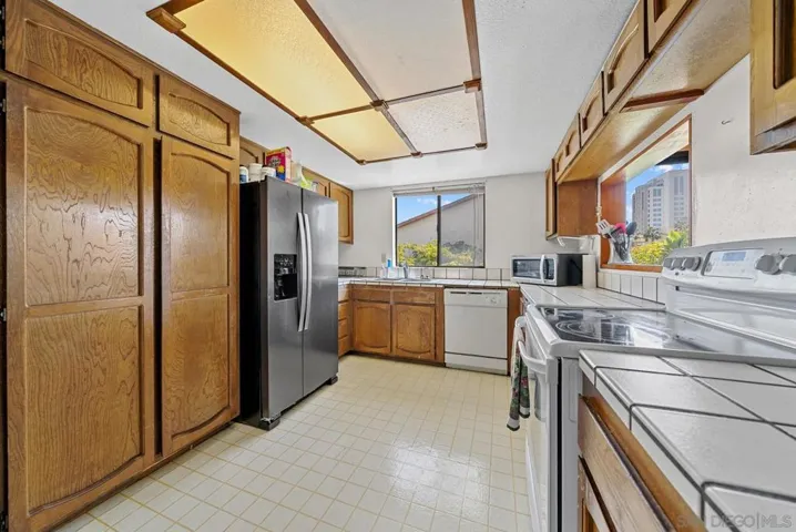 3878 La Jolla Village Dr, La Jolla, California 92037