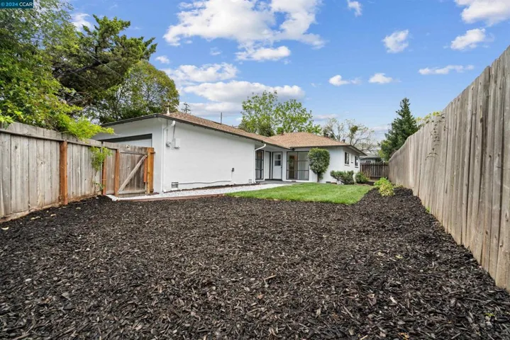 2207 Holbrook Dr, Concord, California 94519