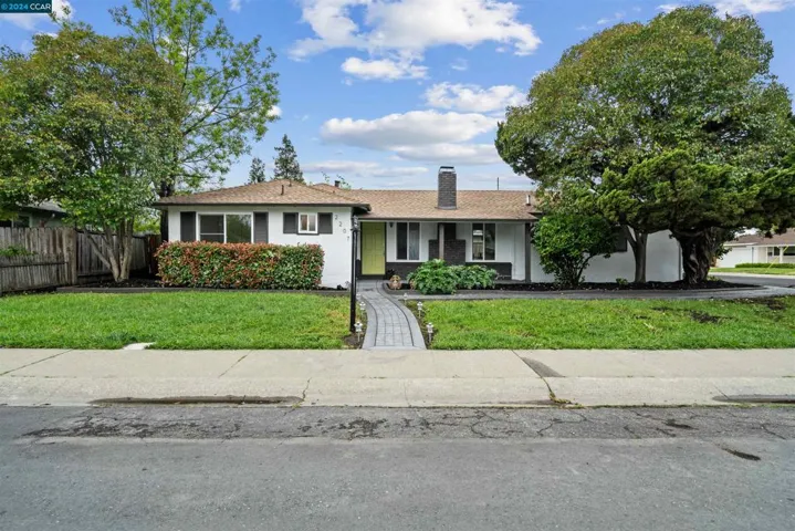 2207 Holbrook Dr, Concord, California 94519