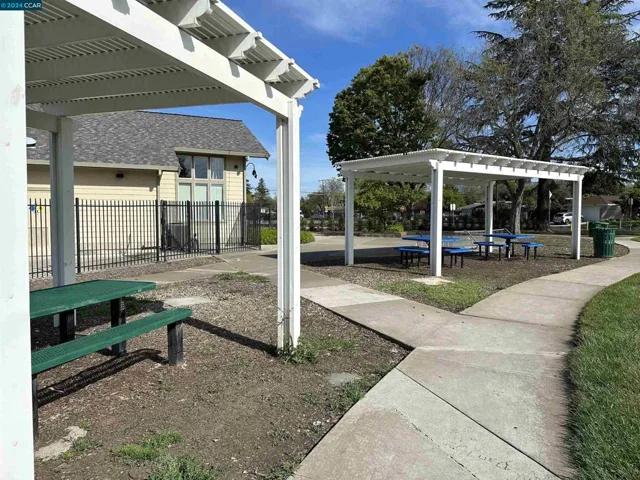 2207 Holbrook Dr, Concord, California 94519
