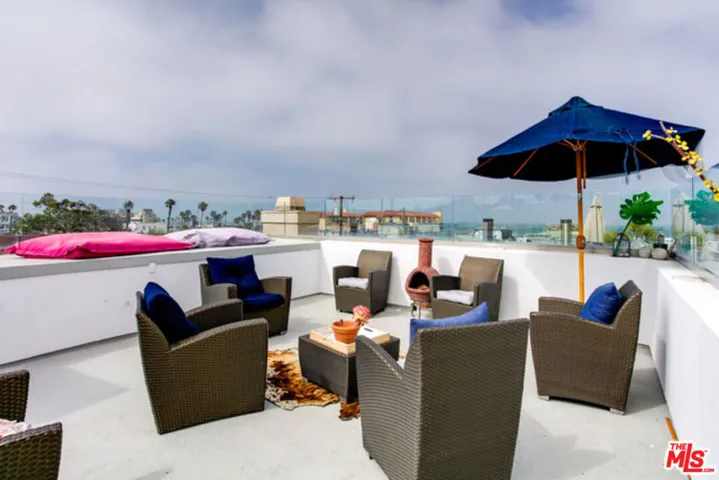 137 Lyndon Street, Hermosa Beach, California 90254