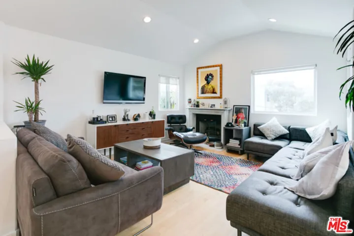 137 Lyndon Street, Hermosa Beach, California 90254