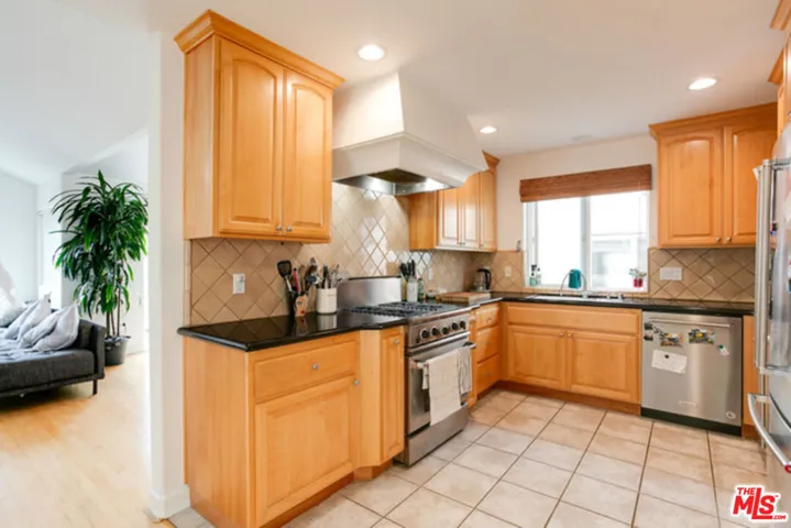 137 Lyndon Street, Hermosa Beach, California 90254