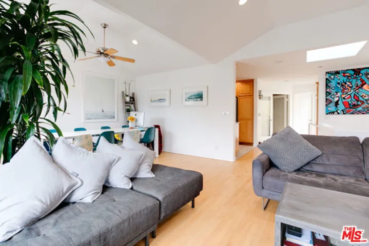 137 Lyndon Street, Hermosa Beach, California 90254