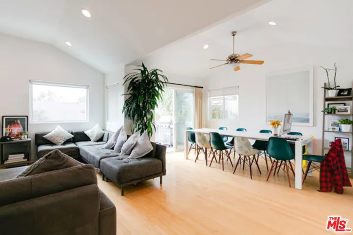 137 Lyndon Street, Hermosa Beach, California 90254