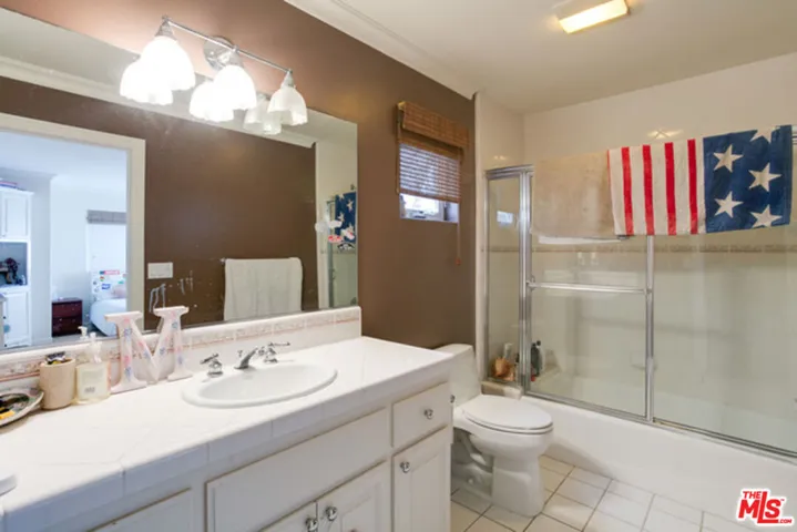 137 Lyndon Street, Hermosa Beach, California 90254