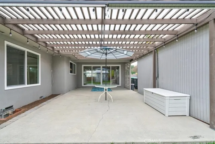 Patio w 4 Roll Down Privacy Screens