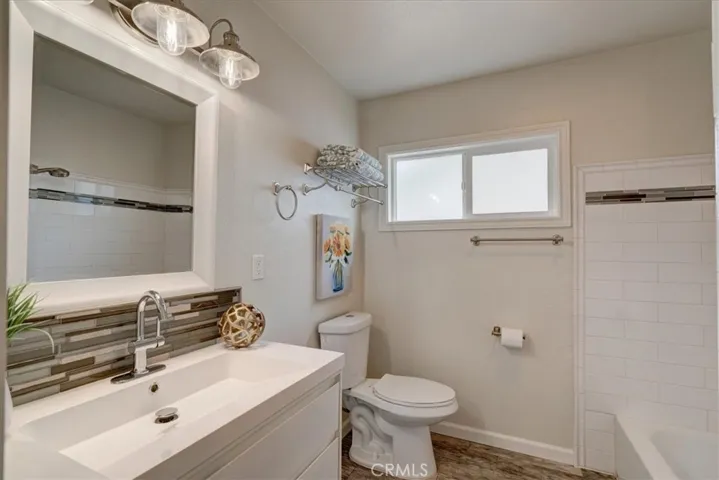 2nd Bathroom