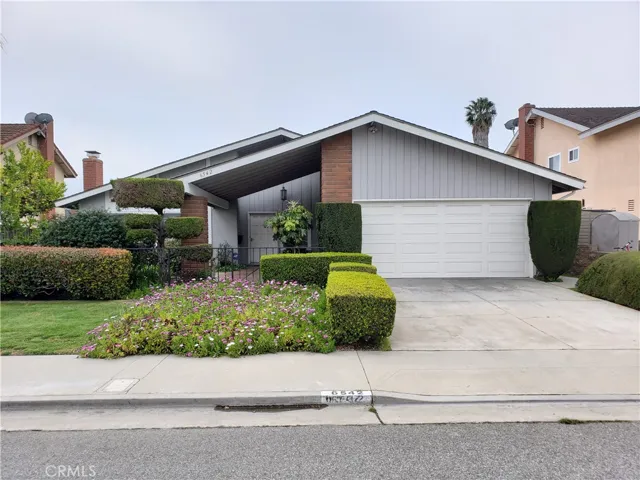 6542 Vesper Circle, Huntington Beach, California 92647