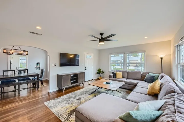 116 Ellery Street, Oceanside, California 92054