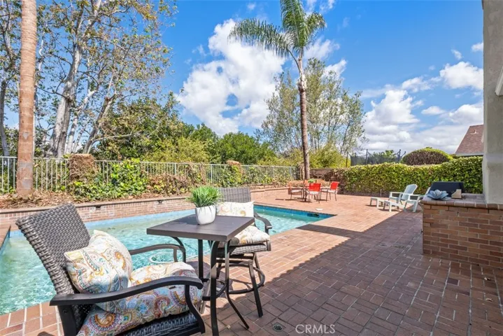 27765 Sinsonte, Mission Viejo, California 92692