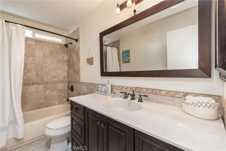 Upstairs Secondary Bathroom