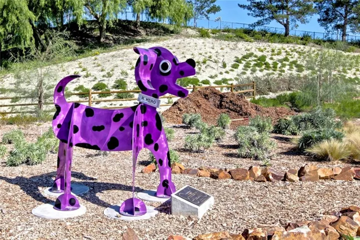 La Paws Dog Park is nearby for your enjoyment.