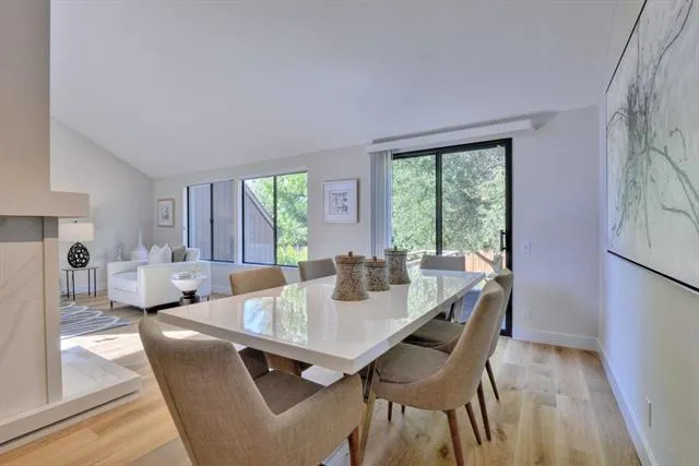 4 Farm Road, Los Altos, California 94024