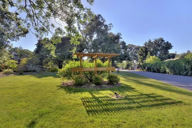 4 Farm Road, Los Altos, California 94024
