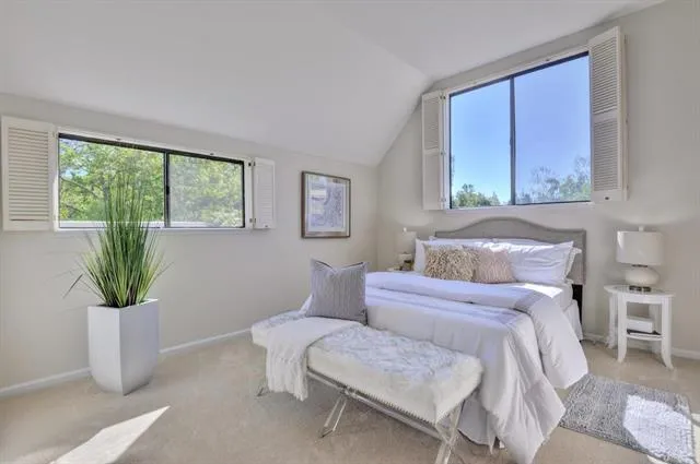 4 Farm Road, Los Altos, California 94024