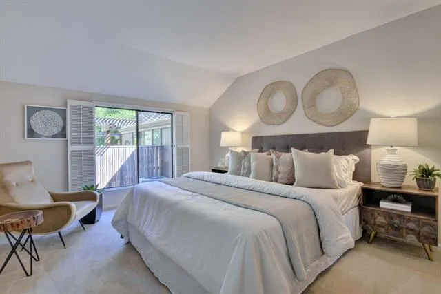 4 Farm Road, Los Altos, California 94024