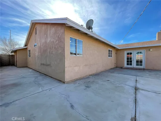 45405 Foxton Avenue, Lancaster, California 93535