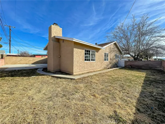 45405 Foxton Avenue, Lancaster, California 93535