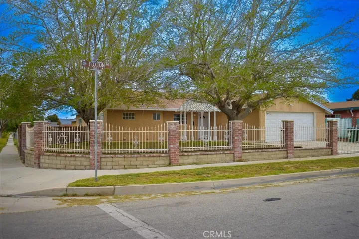 45405 Foxton Avenue, Lancaster, California 93535