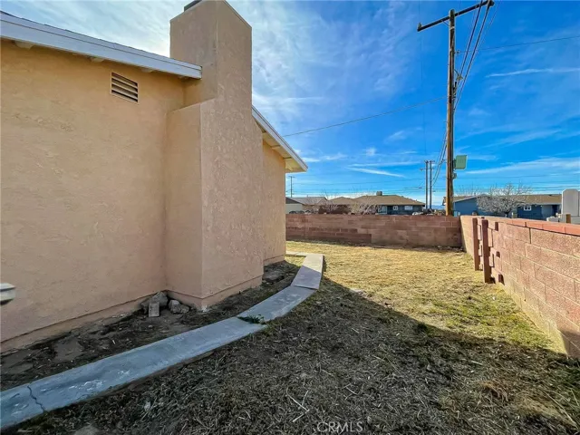 45405 Foxton Avenue, Lancaster, California 93535