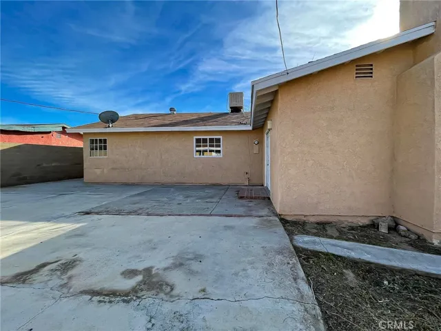 45405 Foxton Avenue, Lancaster, California 93535