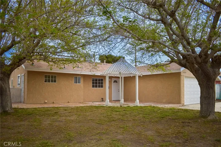 45405 Foxton Avenue, Lancaster, California 93535