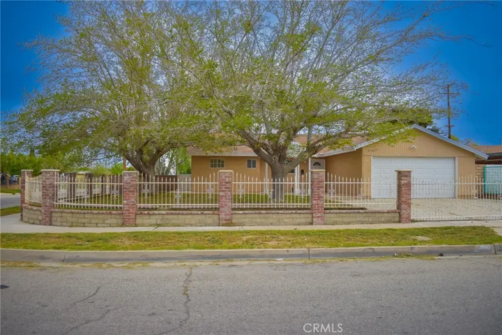 45405 Foxton Avenue, Lancaster, California 93535