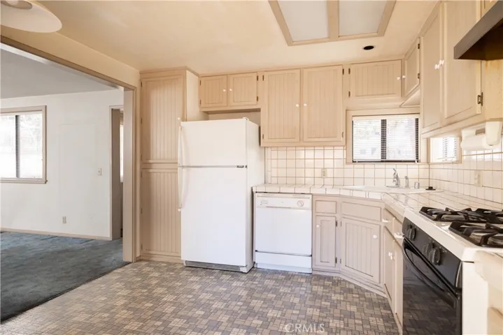 40089 Forest Road, Big Bear Lake, California 92315
