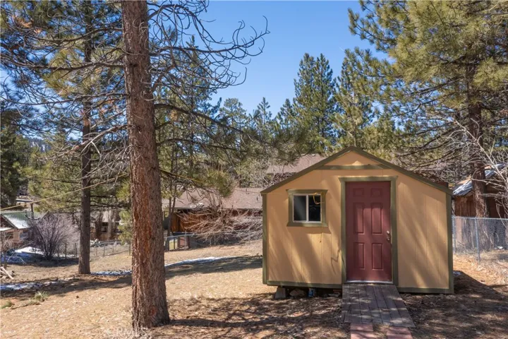 40089 Forest Road, Big Bear Lake, California 92315