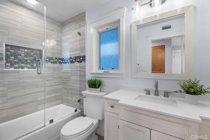 Downstairs full bath