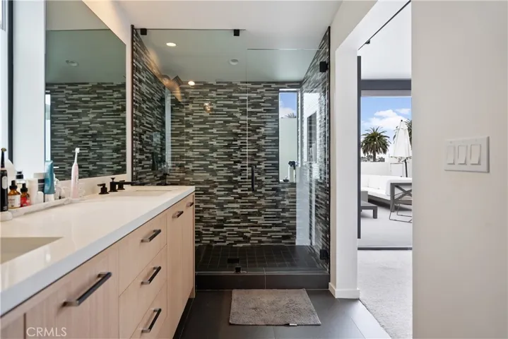 424 1/2 Larkspur Avenue, Corona Del Mar, California 92625