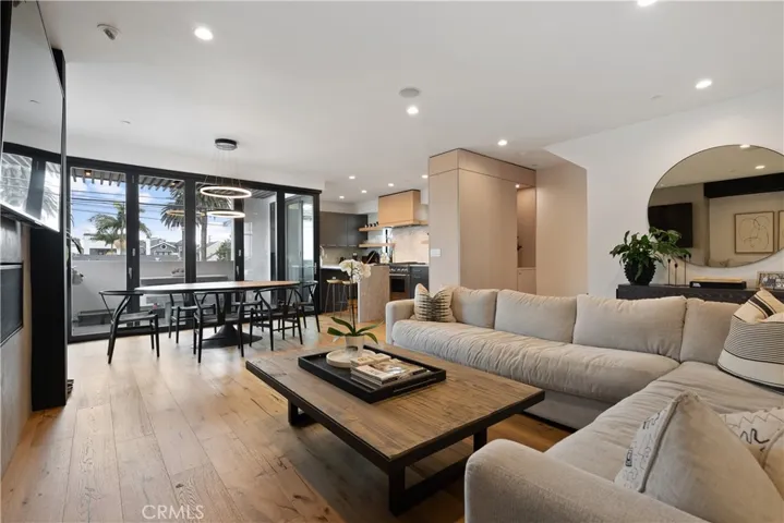 424 1/2 Larkspur Avenue, Corona Del Mar, California 92625