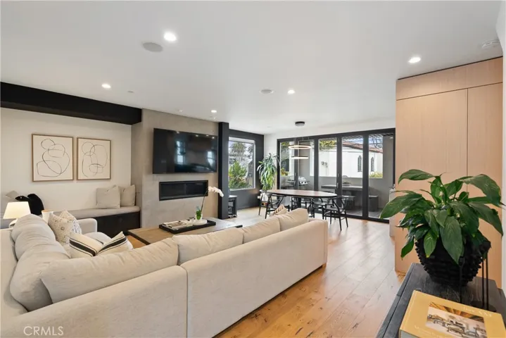 424 1/2 Larkspur Avenue, Corona Del Mar, California 92625