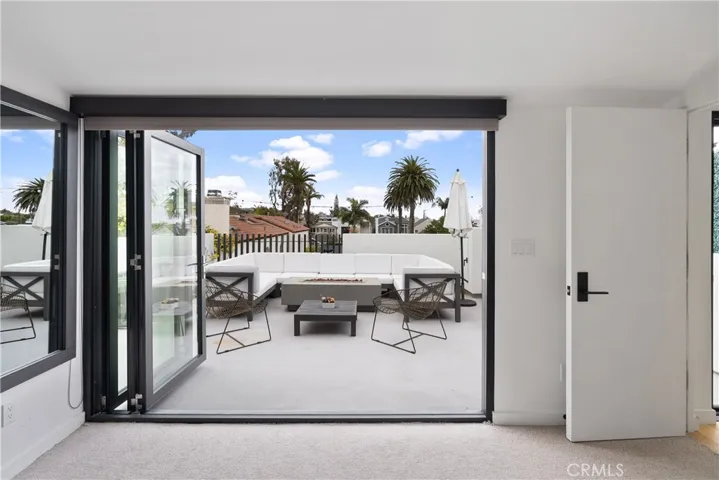 424 1/2 Larkspur Avenue, Corona Del Mar, California 92625