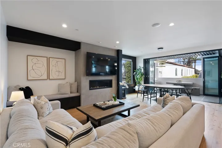 424 1/2 Larkspur Avenue, Corona Del Mar, California 92625