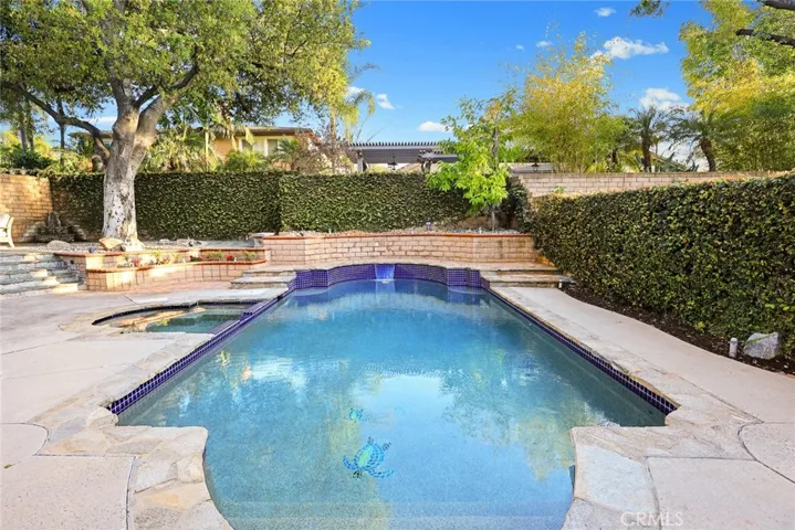 2224 Saratoga Lane, Glendora, California 91741