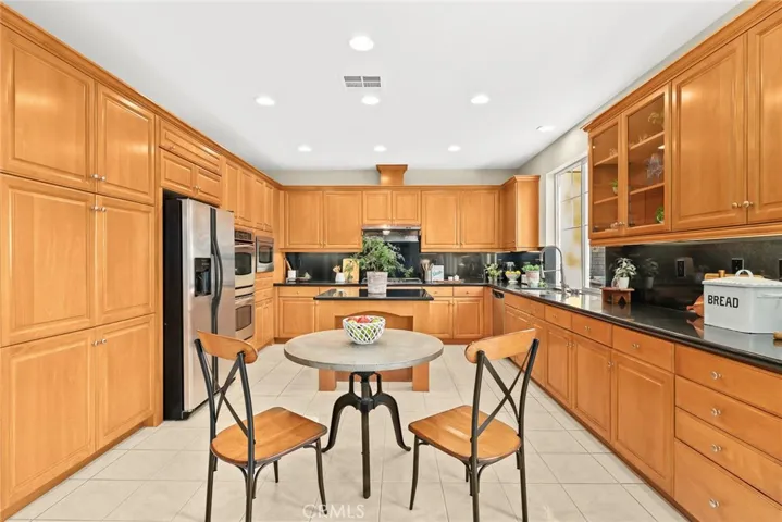 2224 Saratoga Lane, Glendora, California 91741