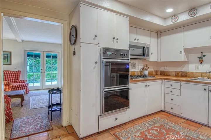 361 Ravello Lane, Costa Mesa, California 92627