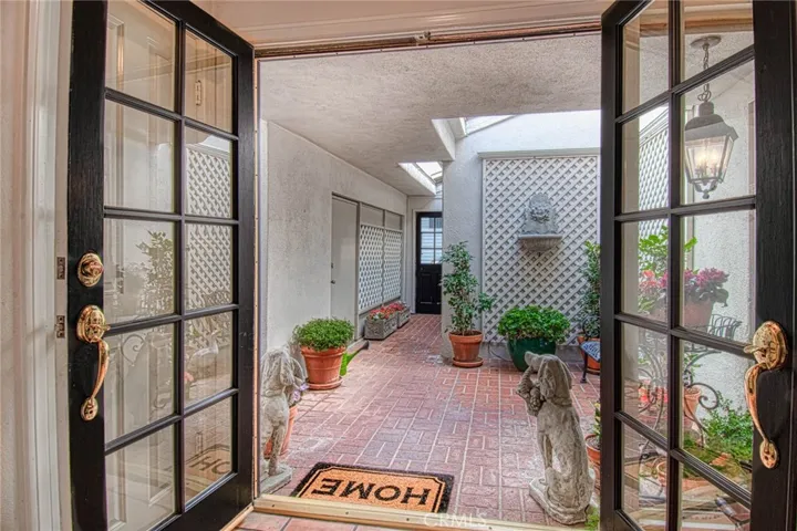 361 Ravello Lane, Costa Mesa, California 92627