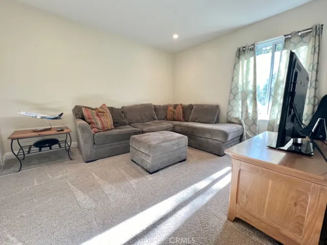 446 E Kendall Street, Corona, California 92879