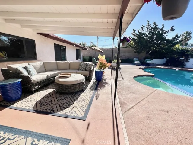 446 E Kendall Street, Corona, California 92879